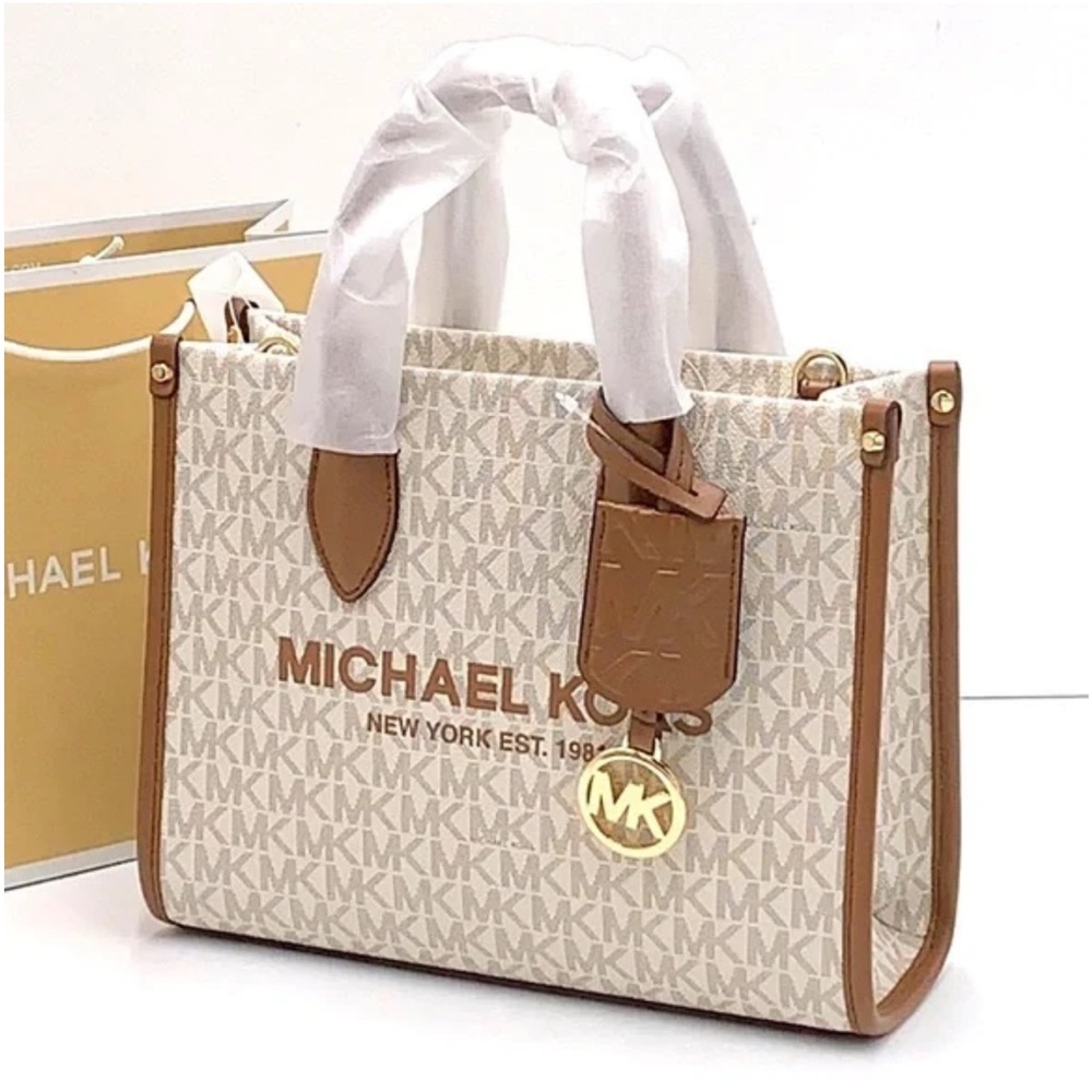 Michael Kors - Vanilla Logo Tote